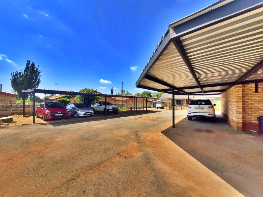 28 Bedroom Property for Sale in Kannoniers Park North West